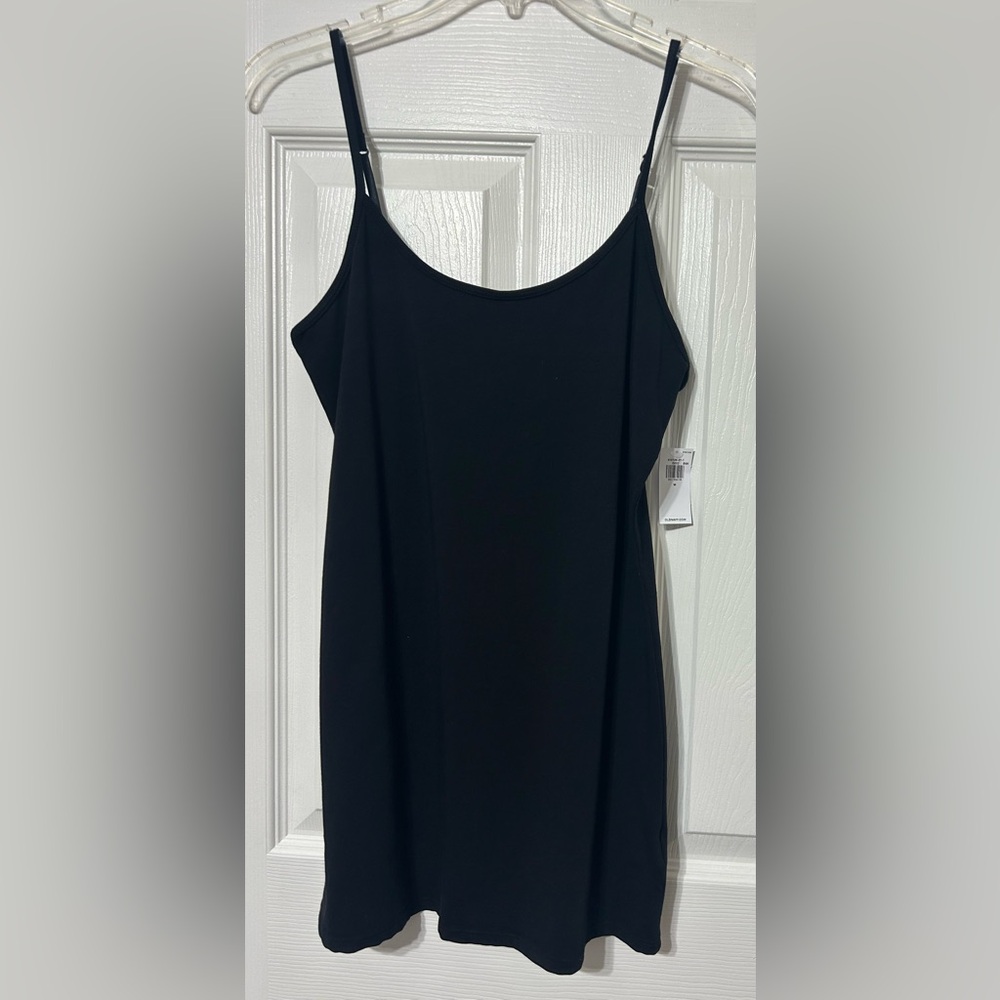 OLD NAVY Women’s First Layer Black Basic Tank Top Adjustable Straps NWT Size M